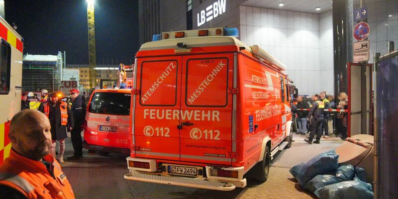 Der Zugverkehr in Stuttgarter ruhte vorsichtshalber, der Bahnhof war abgesperrt. - Foto: Enrique Kaczor/onw-images/dpa