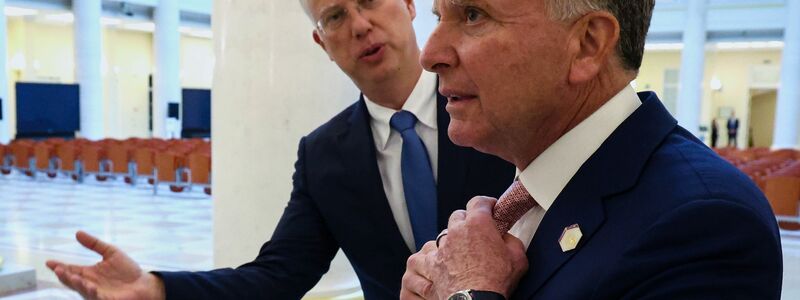 Kreml-Unterhändler Kirill Dmitrijew (links) und der Sondergesandte Steve Witkoff bei Gesprächen sind die Hauptfiguren bei den Gesprächen in Miami. (Archivbild) - Foto: Vyacheslav Prokofyev/Pool Sputnik Kremlin/AP/dpa