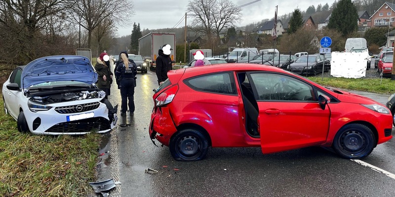 POL-GM: Auffahrunfall fordert eine Verletzte - Foto: presseportal.de