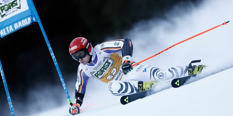 Skirennfahrer Fabian Gratz gelang in Alta Badia ein famoser zweiter Durchgang. - Foto: Gabriele Facciotti/AP/dpa