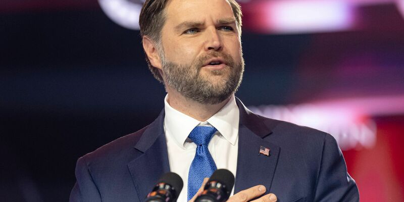 Erika Kirk ist die Witwe des erschossenen Gründers der konservativen Jugendorganisation Turning Point.  - Foto: Jon Cherry/FR171965 AP/AP/dpa