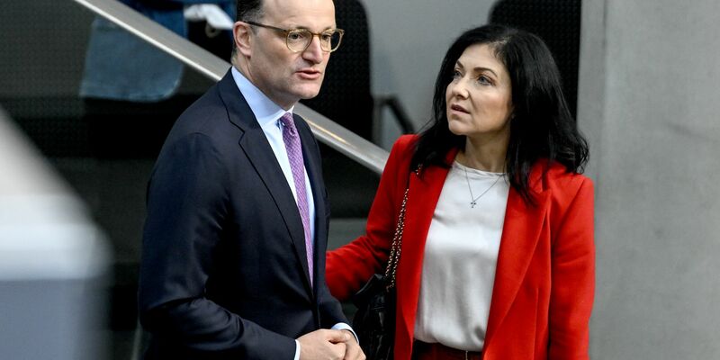 Unionsfraktionschef Spahn und Wirtschaftsministerin Reiche wollen die Konjunktur in Gang bringen (Archivbild) - Foto: Britta Pedersen/dpa