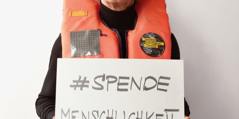 Jogi Löw setzt Zeichen für zivile Seenotrettung / Kampagne für neues Rettungsschiff von SOS Humanity im Mittelmeer - Foto: presseportal.de