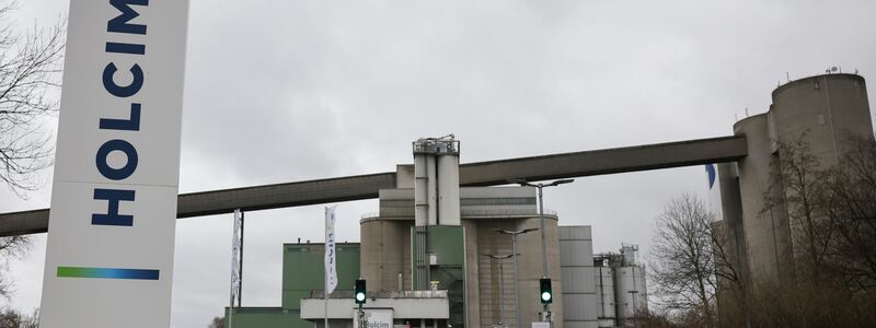 Holcim hat Berufung gegen das Urteil von Zug angekündigt (Archivbild)  - Foto: Christian Charisius/dpa