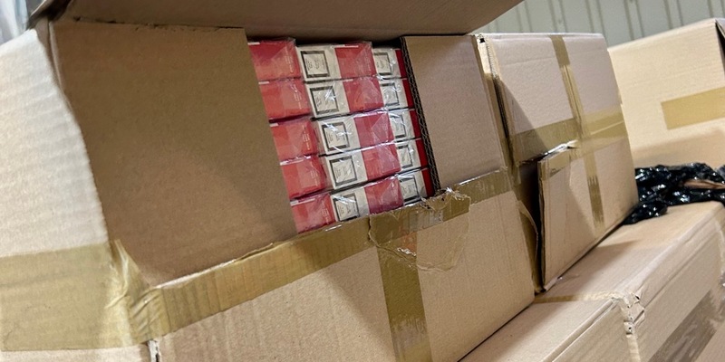ZOLL-H: Zoll stellt annähernd eine Million unversteuerte Zigaretten in Munster sicher - Foto: presseportal.de