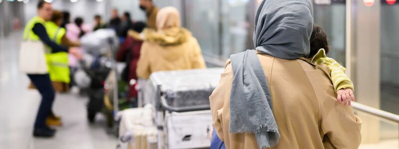 Jahrelang haben die Geflüchteten in Pakistan auf eine Einreiseerlaubnis für Deutschland gewartet. (Archivbild) - Foto: Julian Stratenschulte/dpa