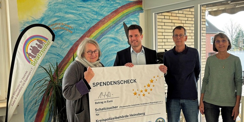 POL-HS: Spendengelder an Schatzsucher übergeben - Foto: presseportal.de