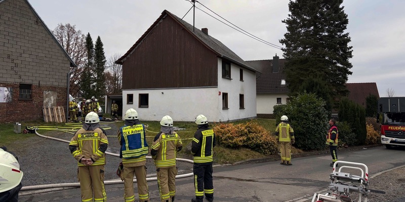 FW VG Asbach: Brand in Wohnhaus in Asbach / Eine Katze gerettet - Foto: presseportal.de