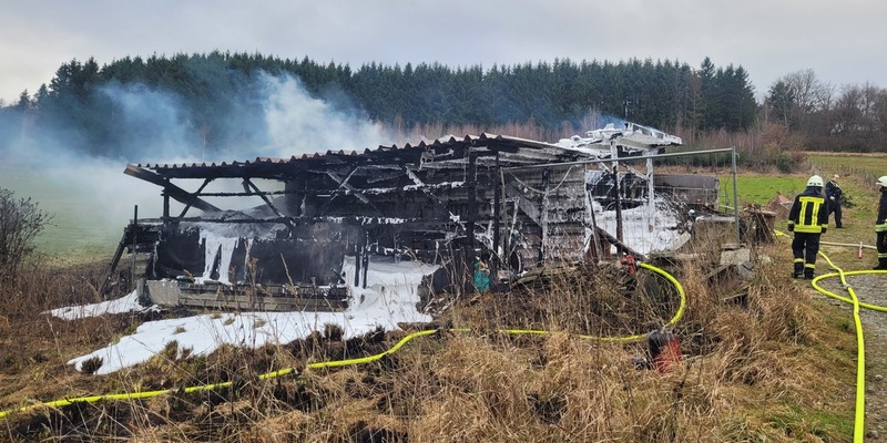 FW-OE: Scheunenbrand in Saalhausen - Foto: presseportal.de