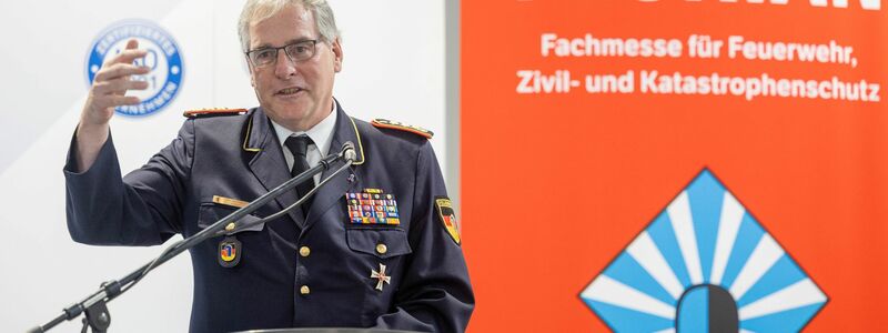 Der Präsident des Deutschen Feuerwehrverbands, Karl-Heinz Banse, sieht ein Umdenken in Deutschland. (Archivbild) - Foto: Daniel Schäfer/dpa/ZB