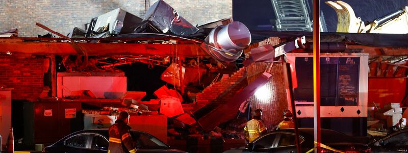 Das Gebäude wurde bei der Detonation schwer beschädigt und teilweise zerstört. - Foto: Monica Herndon/The Philadelphia Inquirer via AP/dpa