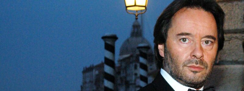 Als Commissario Brunetti löste Kockisch Kriminalfälle in der malerischen Kulisse von Venedig. - Foto: Hannibal Hanschke/dpa