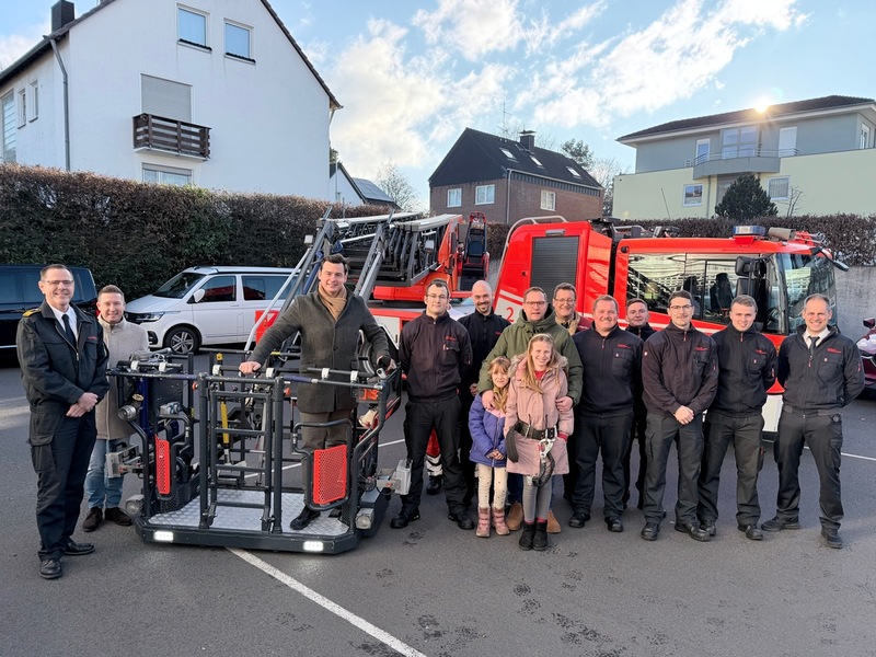 FW-GL: Einsatzdienst kennt keine Feiertage: Bürgermeister besucht Feuerwehr an Heiligabend - Foto: presseportal.de