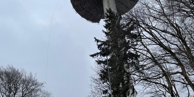 POL-OH: Gerüstteile des Fernmeldeturm Am Hoherodskopf lösten sich durch Sturm - niemand verletzt und kein Sacchschaden - Bereich aktuell gesperrt - Sicherungsmaßnahmen laufen - Foto: presseportal.de