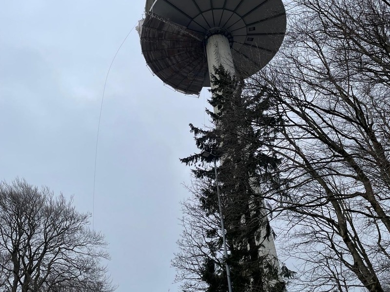 POL-OH: Gerüstteile des Fernmeldeturm Am Hoherodskopf lösten sich durch Sturm - niemand verletzt und kein Sacchschaden - Bereich aktuell gesperrt - Sicherungsmaßnahmen laufen - Foto: presseportal.de