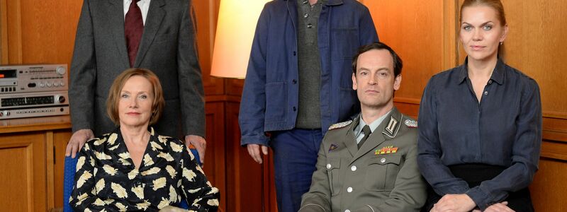 Uwe Kockisch und seine Frau Christine Gautier - hier auf einem Bild aus dem Jahr 2013. - Foto: Britta Pedersen/dpa