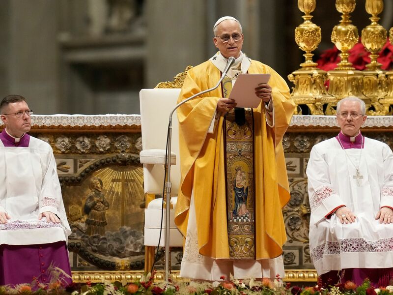 Die feierliche Messe dauerte rund zwei Stunden.   - Foto: Gregorio Borgia/AP/dpa