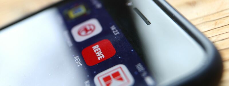 Verbraucher sollen nach dem Willen der Grünen im Bundestag per App die günstigsten Lebensmittel finden können. (Symbolbild) - Foto: Karl-Josef Hildenbrand/dpa/dpa-tmn