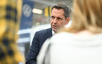 Niedersachsen hält 20 Prozent der Stimmrechte im VW-Konzern. Ministerpräsident Lies sitzt für das Land im Aufsichtsrat. (Archivbild) - Foto: Lars Penning/dpa