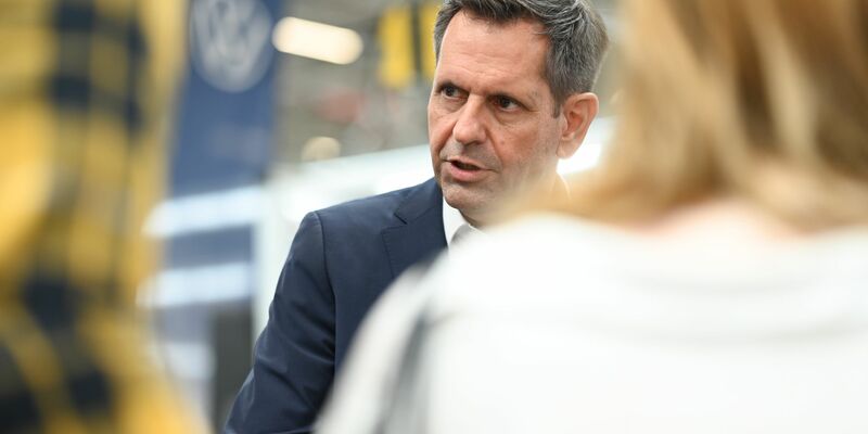 Niedersachsen hält 20 Prozent der Stimmrechte im VW-Konzern. Ministerpräsident Lies sitzt für das Land im Aufsichtsrat. (Archivbild) - Foto: Lars Penning/dpa