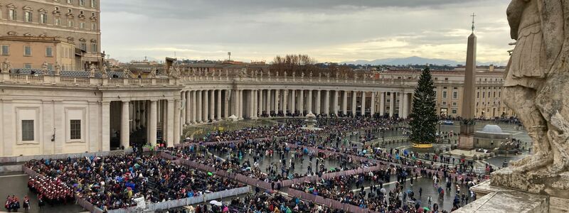 Papst Leo hat erstmals an Weihnachten den Segen «Urbi et Orbi» erteilt.  - Foto: Sabine Dobel/dpa