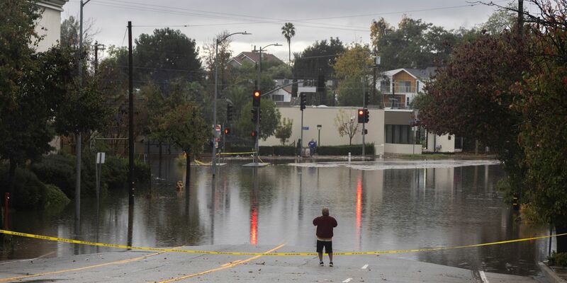 Schwere Unwetter sorgen im Süden Kaliforniens für Überschwemmungen. - Foto: Matthew Hoen/ZUMA Press Wire/dpa