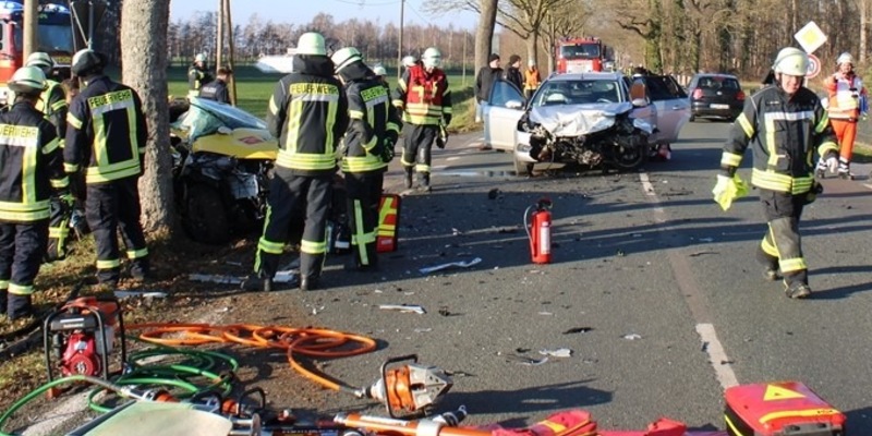 POL-MI: Zwei Schwerverletzte bei Verkehrsunfall - Foto: presseportal.de