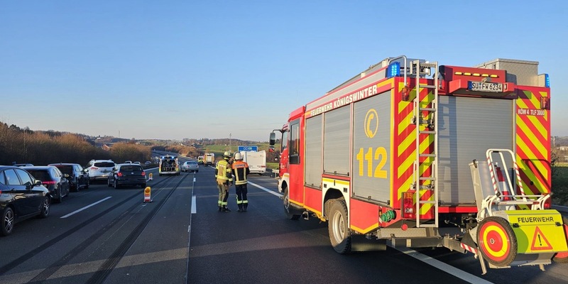 FW Königswinter: Drei Verkehrsunfälle am Stauende auf A3 - Foto: presseportal.de