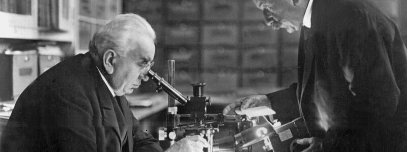 Die Brüder Auguste (rechts) und Louis Lumière gelten als Erfinder des Kinos. (Archivbild) - Foto: picture-alliance / dpa