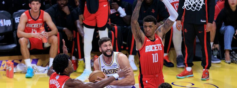 Maxi Kleber (M) konnte die Niederlage der Los Angeles Lakers nicht verhindern.  - Foto: Ariana Ruiz/PI via ZUMA Press Wire/dpa