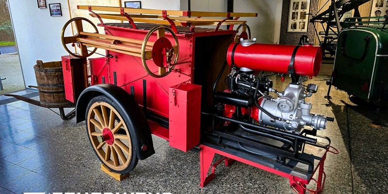 FW Bremerhaven: Historische Wachbesichtigung bei der Feuerwehr Bremerhaven - Foto: presseportal.de