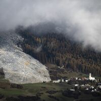 Ein Entwässerungsstollen bringt Entspannung für Brienz. (Archivbild) - Foto: Gian Ehrenzeller/KEYSTONE/dpa