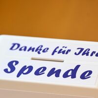 Die Spendenbereitschaft mancher Menschen geht offenbar zurück. (Symbolbild) - Foto: Jens Kalaene/dpa