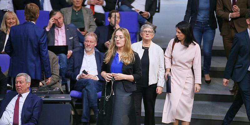 Katharina Dröge neben AfD-Abgeordneten - Foto: über dts Nachrichtenagentur