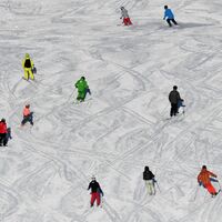 Der Wintersportort Madonna die Campiglio begenzt erstmals die Zahl der Tagesskipässe. (Symbolbild)  - Foto: Angelika Warmuth/dpa