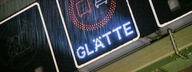 Der DWD warnt vor glatten Straßen. (Symbolbild) - Foto: Jason Tschepljakow/dpa