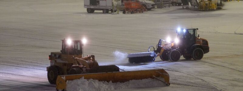 Von den Flugstreichungen am Freitag waren Flightaware zufolge besonders die drei Flughäfen des Großraums New York betroffen. - Foto: Zhang Fengguo/XinHua/dpa