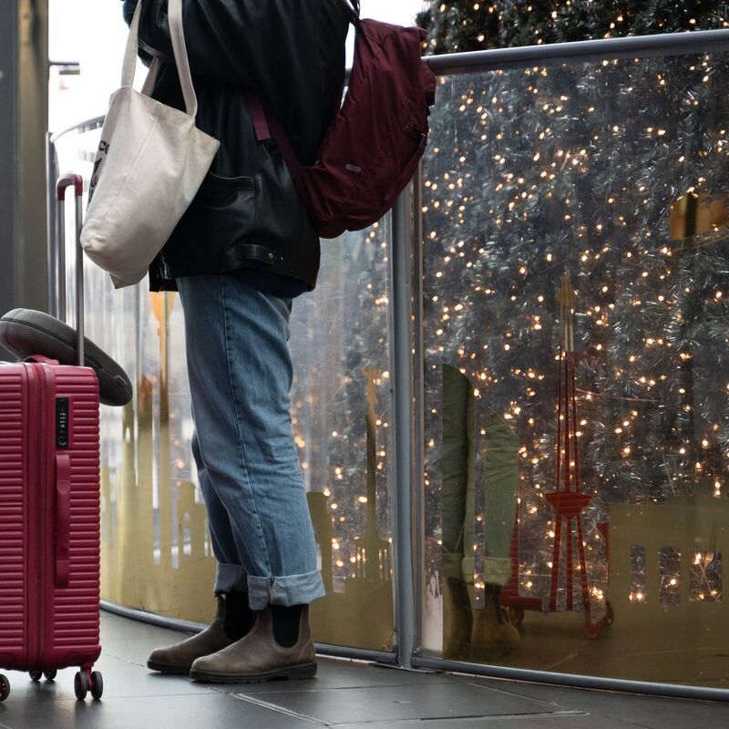 Bahn zufrieden: Über Weihnachten waren die Züge gut ausgelastet und ziemlich pünktlich. (Archivbild) - Foto: Markus Lenhardt/dpa