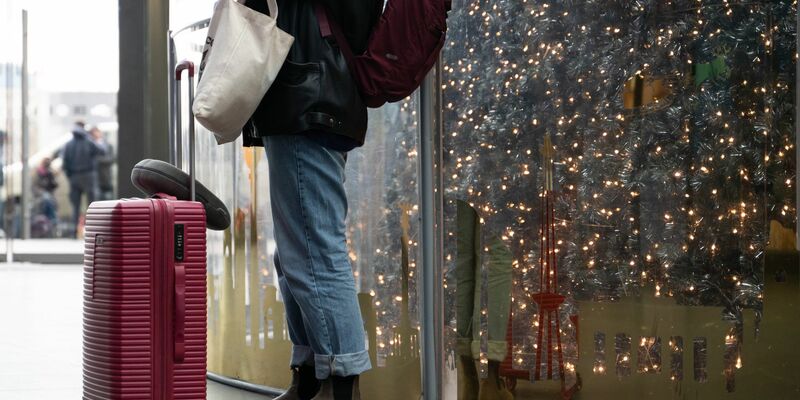 Bahn zufrieden: Über Weihnachten waren die Züge gut ausgelastet und ziemlich pünktlich. (Archivbild) - Foto: Markus Lenhardt/dpa