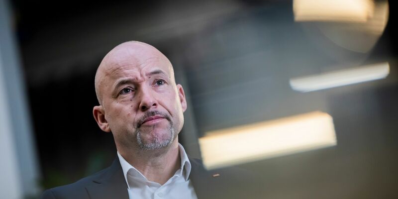 CSU-Landesgruppenchef Hoffmann hält die AfD für ein «Sicherheitsrisiko». - Foto: Christoph Soeder/dpa