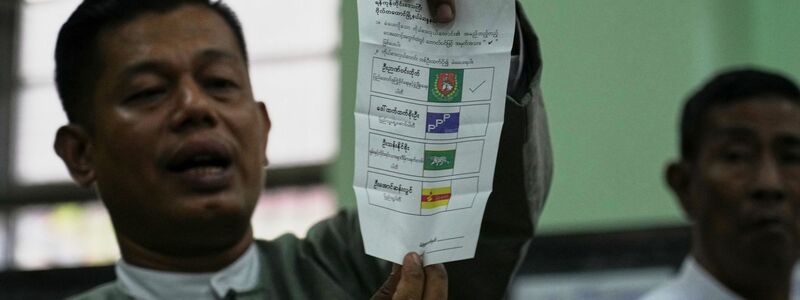 Menschenrechtler kritisieren das Votum als Scheinwahl.  - Foto: Thein Zaw/AP/dpa