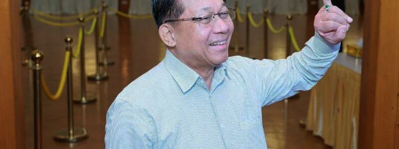 Viele werfen Junta-Chef Min Aung Hlaing vor, mit der Wahl nur die Macht der Generäle legitimieren zu wollen.  - Foto: Uncredited/The Myanmar Military True News Information Team/dpa