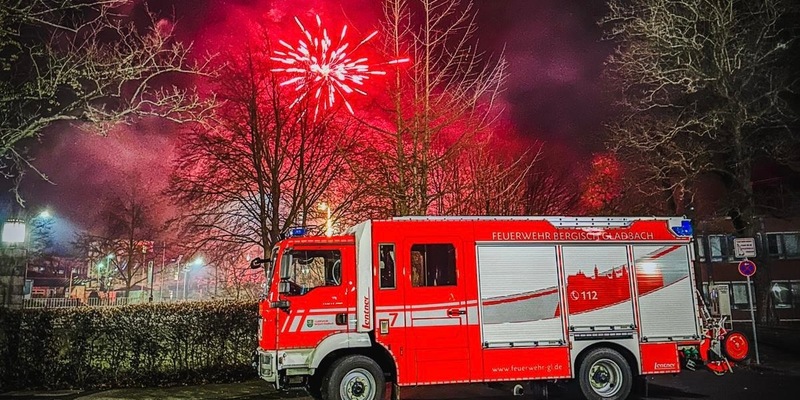 FW-GL: Silvester 2025/26: Feuerwehr Bergisch Gladbach bereitet sich auf erhöhte Einsatzlage vor - Foto: presseportal.de