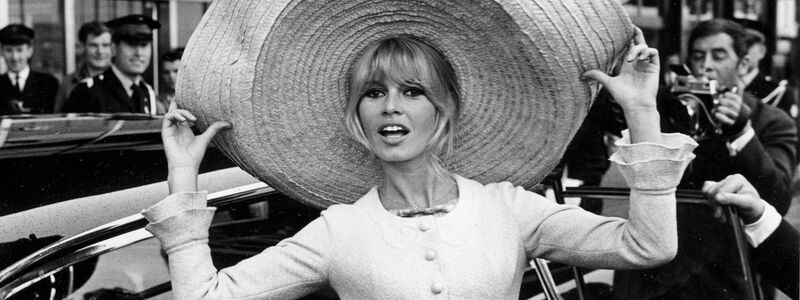 Die Männer lagen Brigitte Bardot zu Füßen und die Frauen ahmten ihre toupierte blonde Mähne nach. - Foto: Uncredited/AP/dpa