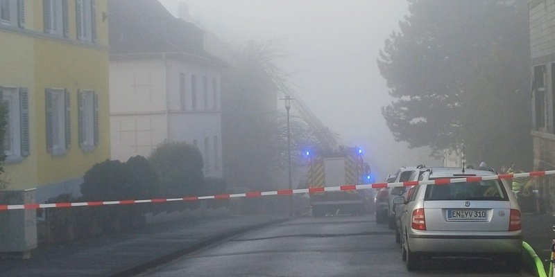 FW-EN: ERSTMELDUNG: Dachstuhlbrand in Wetter (Ruhr) - Foto: presseportal.de