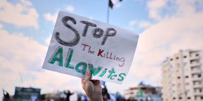 Mehrere Tote und zahlreiche Verletzte soll es bei den Zusammenstößen zwischen Alawiten und Unterstützern der Regierung gegeben haben.  - Foto: Omar Albam/AP/dpa