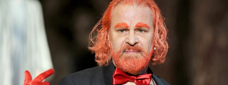 Bekannt ist Sattmann auch am Theater - etwa für seinen Teufel im Stück «Jedermann». (Archivbild) - Foto: Jens Kalaene/dpa-Zentralbild/dpa