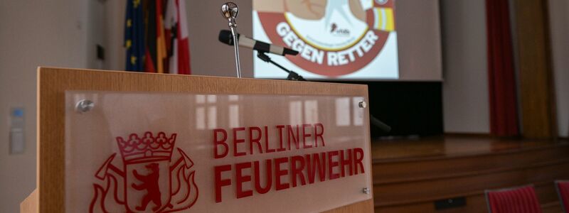 In Berlin startete im Juni 2023 die Kampagne «Keine Gewalt gegen Retter». (Symbolbild) - Foto: Hannes P. Albert/dpa