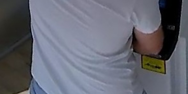 POL-H: Öffentlichkeitsfahndung: Unbekannter Täter hebt mit gestohlener EC-Karte Bargeld ab - Foto: presseportal.de