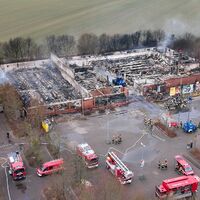 Zwei Jugendliche könnten für den Brand des Supermarktes verantwortlich sein. (Archivbild) - Foto: Michael Ukas/dpa